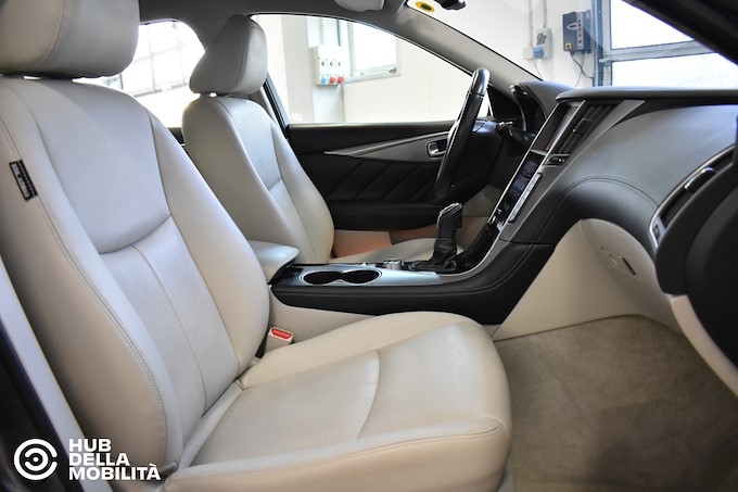 INFINITI 2.2 diesel AT Premium