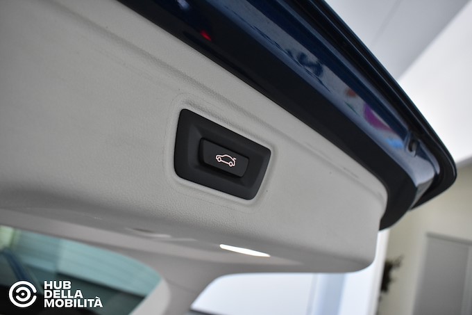 BMW 318d 48V Touring Business Advantage