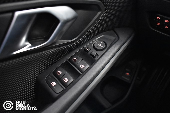 BMW 318d 48V Touring Business Advantage