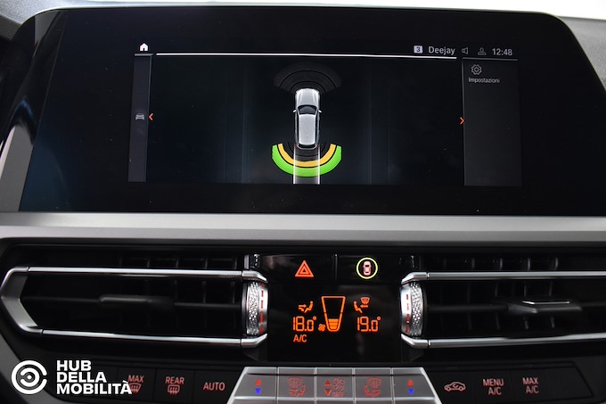 BMW 318d 48V Touring Business Advantage