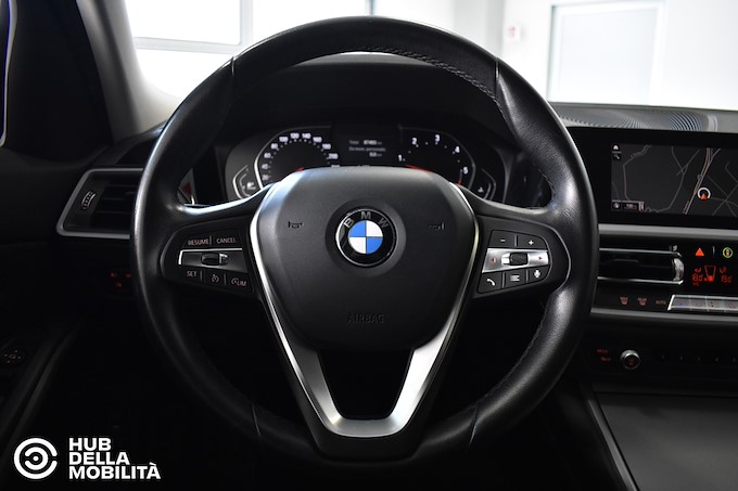 BMW 318d 48V Touring Business Advantage