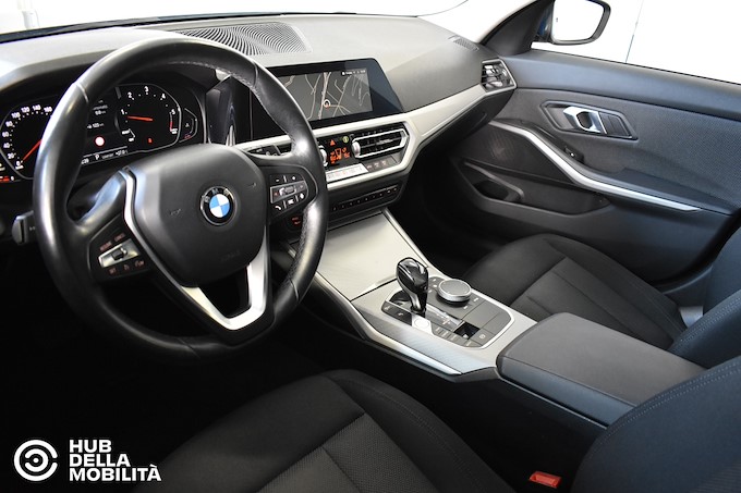 BMW 318d 48V Touring Business Advantage