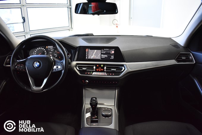 BMW 318d 48V Touring Business Advantage