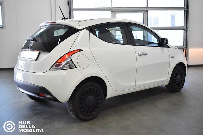 LANCIA Ypsilon 1.2 69 CV 5 porte GPL Silver