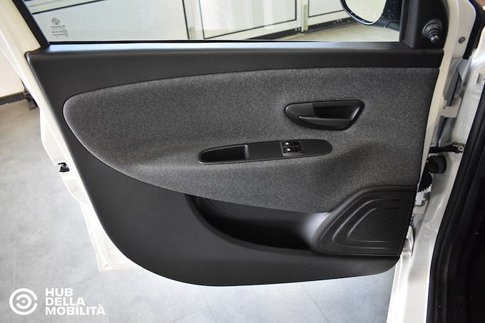 LANCIA Ypsilon 1.2 69 CV 5 porte GPL Silver