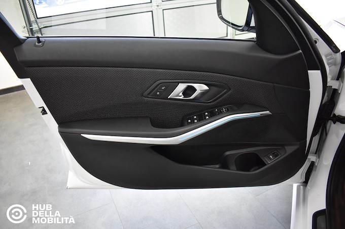 BMW 320d 48V xDrive Touring