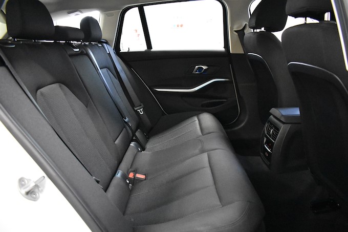 BMW 320d 48V xDrive Touring