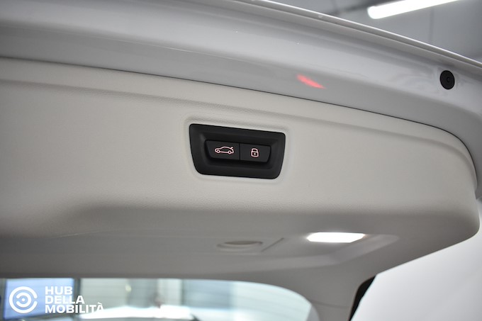 BMW 320d 48V xDrive Touring