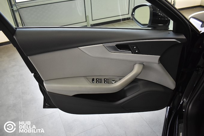 AUDI A4 Avant 30 TDI/136 CV S tronic Business Advanced