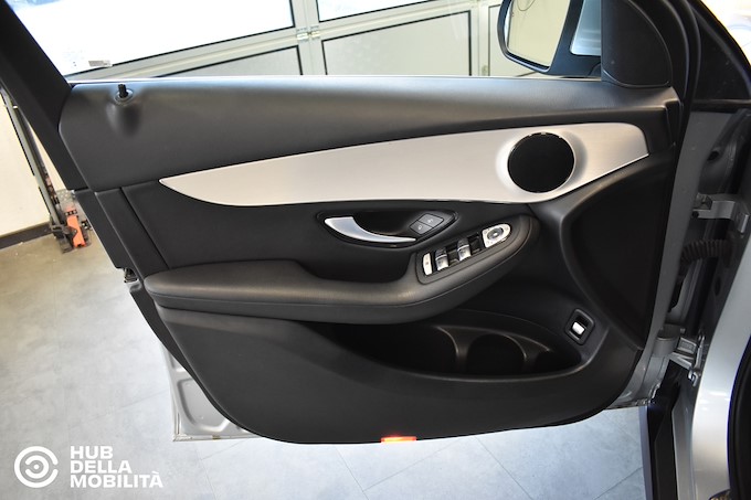 MERCEDES-BENZ GLC 300 de 4Matic EQ-Power Business