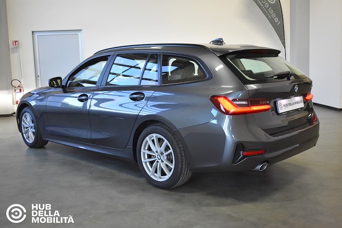 BMW 318d 48V Touring Business Advantage