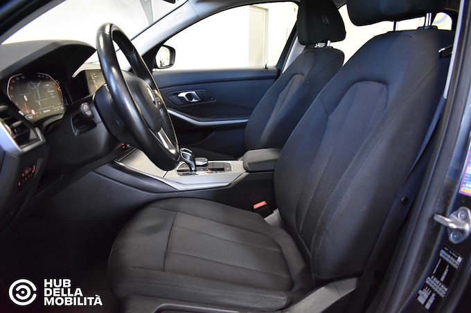 BMW 318d 48V Touring Business Advantage