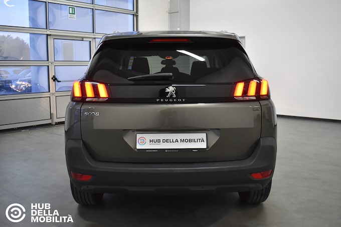 PEUGEOT 5008 BlueHDi 130 S&S EAT8 Business