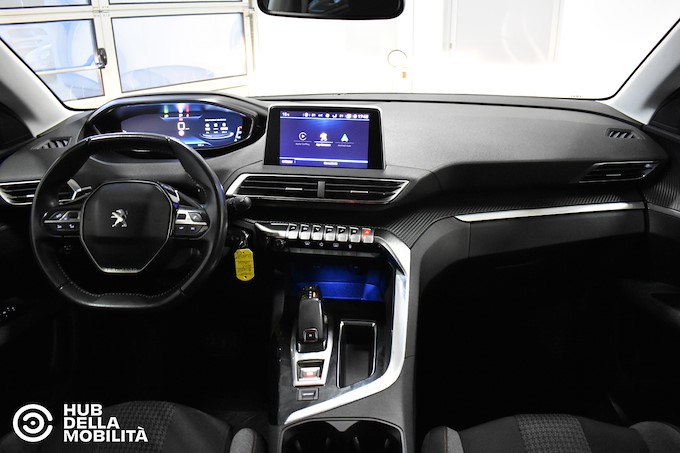 PEUGEOT 5008 BlueHDi 130 S&S EAT8 Business