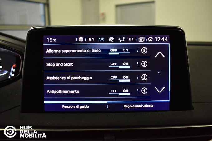 PEUGEOT 5008 BlueHDi 130 S&S EAT8 Business