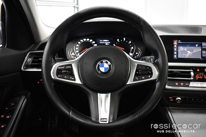 BMW 320d 48V Touring Business Advantage