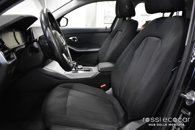 BMW 320d 48V Touring Business Advantage