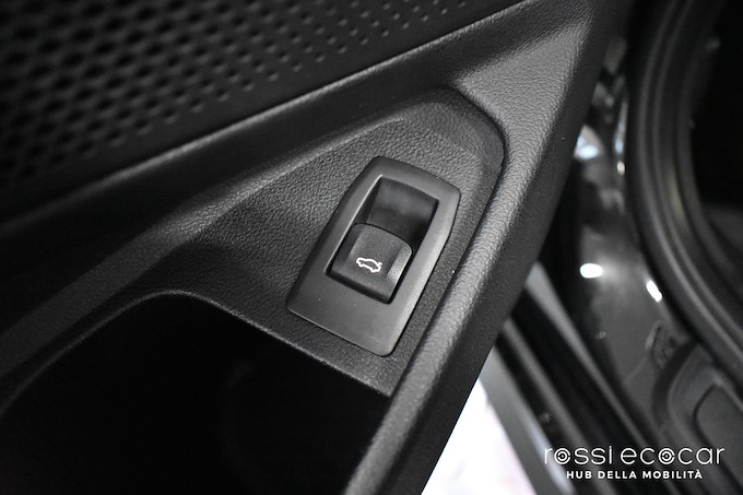 BMW 320d 48V Touring Business Advantage