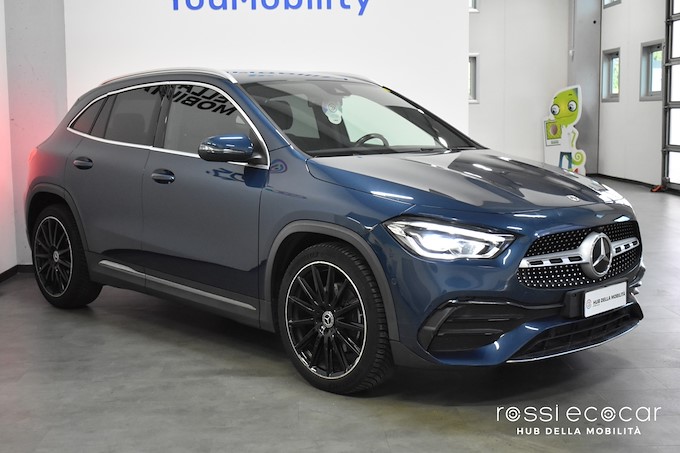 MERCEDES-BENZ GLA 200 d Automatic Premium
