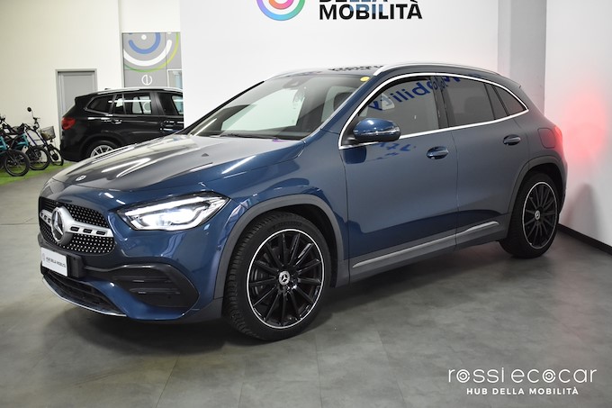 MERCEDES-BENZ GLA 200 d Automatic Premium