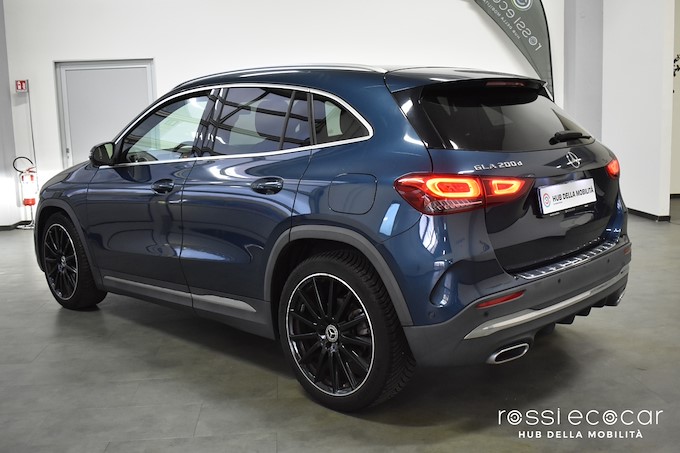 MERCEDES-BENZ GLA 200 d Automatic Premium
