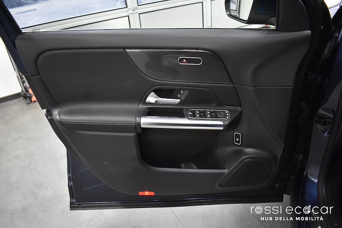 MERCEDES-BENZ GLA 200 d Automatic Premium