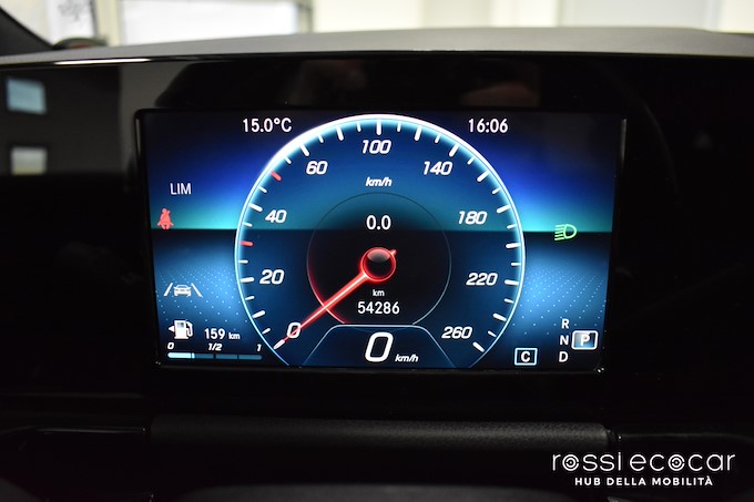 MERCEDES-BENZ GLA 200 d Automatic Premium