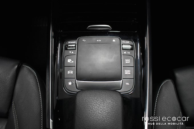 MERCEDES-BENZ GLA 200 d Automatic Premium