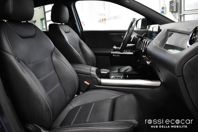 MERCEDES-BENZ GLA 200 d Automatic Premium