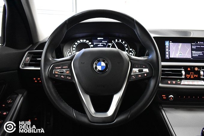 BMW 330e xDrive Touring Business Advantage