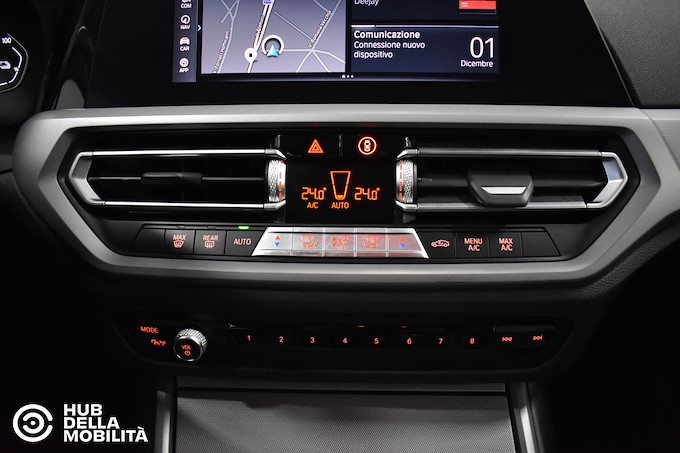 BMW 330e xDrive Touring Business Advantage