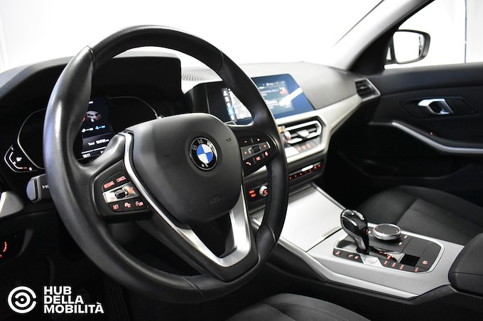 BMW 330e xDrive Touring Business Advantage