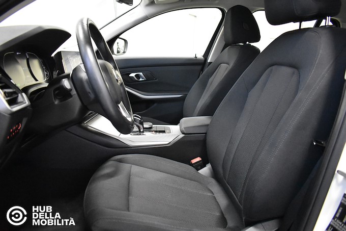 BMW 330e xDrive Touring Business Advantage