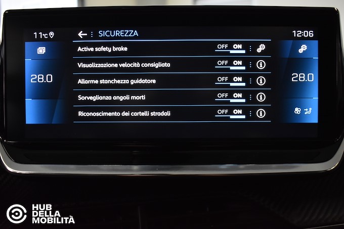 PEUGEOT 2008 BlueHDi 110 S&S GT