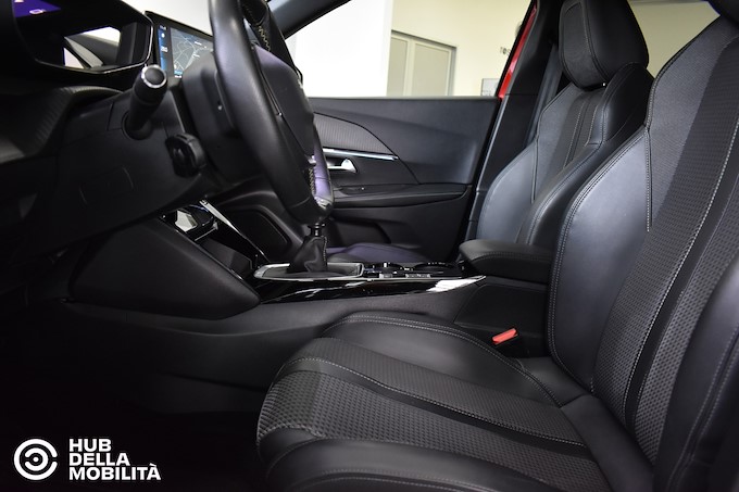 PEUGEOT 2008 BlueHDi 110 S&S GT