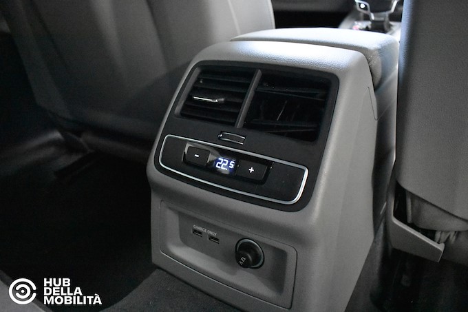 AUDI A4 Avant 40 TDI quattro S tronic Business Advanced