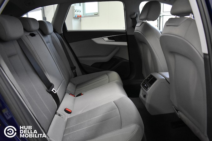 AUDI A4 Avant 40 TDI quattro S tronic Business Advanced