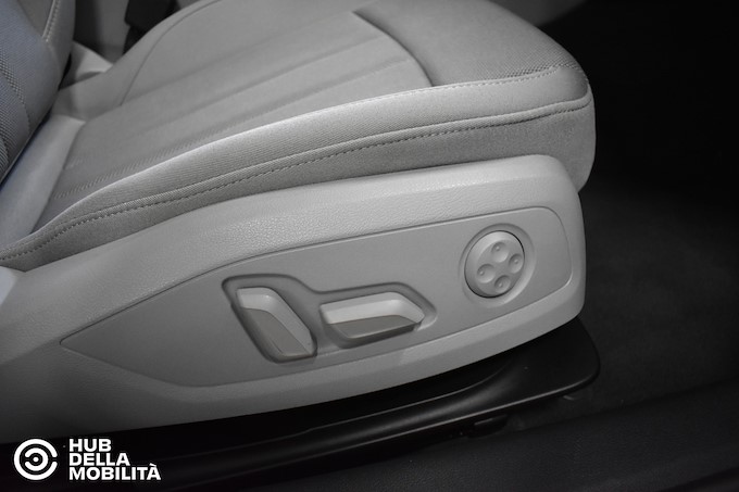 AUDI A4 Avant 40 TDI quattro S tronic Business Advanced