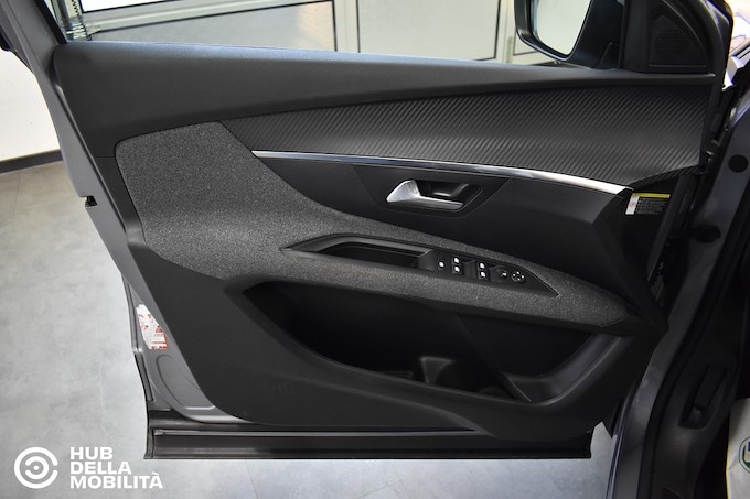 PEUGEOT 5008 BlueHDi 130 S&S EAT8 Business