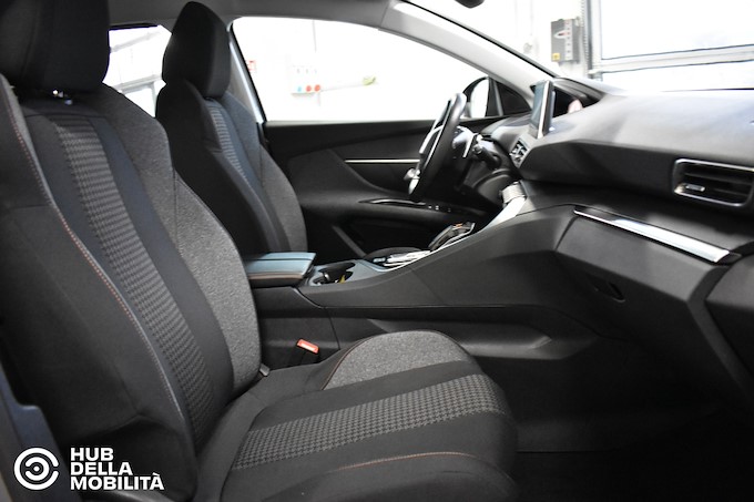 PEUGEOT 5008 BlueHDi 130 S&S EAT8 Business