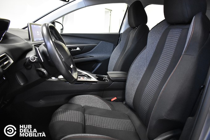 PEUGEOT 5008 BlueHDi 130 S&S EAT8 Business