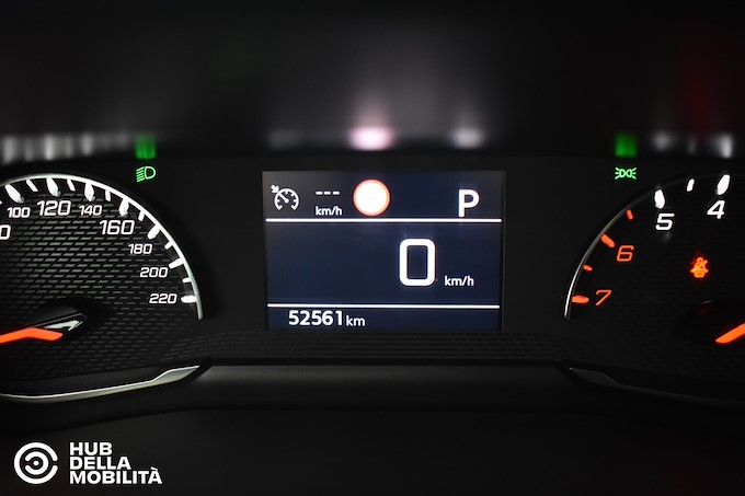 PEUGEOT 2008 BlueHDi 130 S&S EAT8 Allure