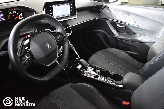 PEUGEOT 2008 BlueHDi 130 S&S EAT8 Allure