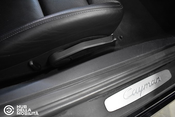 PORSCHE 718 Cayman 2.0