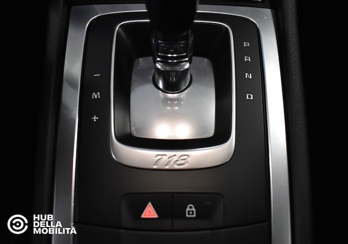 PORSCHE 718 Cayman 2.0