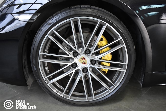 PORSCHE 718 Cayman 2.0