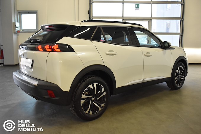 PEUGEOT 2008 PureTech 100 S&S Allure Navi Pack