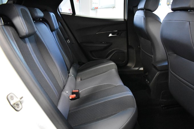 PEUGEOT 2008 PureTech 100 S&S Allure Navi Pack