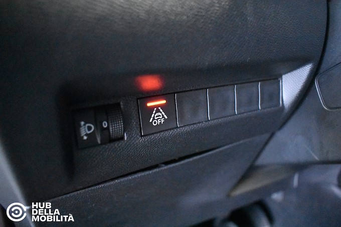 PEUGEOT 2008 PureTech 100 S&S Allure Navi Pack