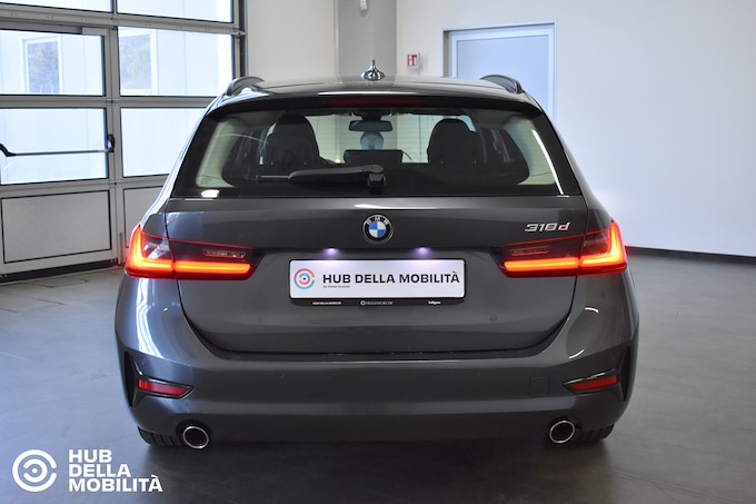 BMW 318d 48V Touring Business Advantage